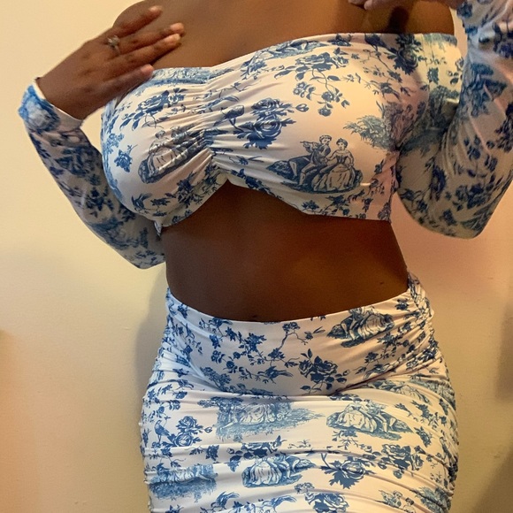 SHEIN Blue Print Two Piece Set - Picture 1 of 6